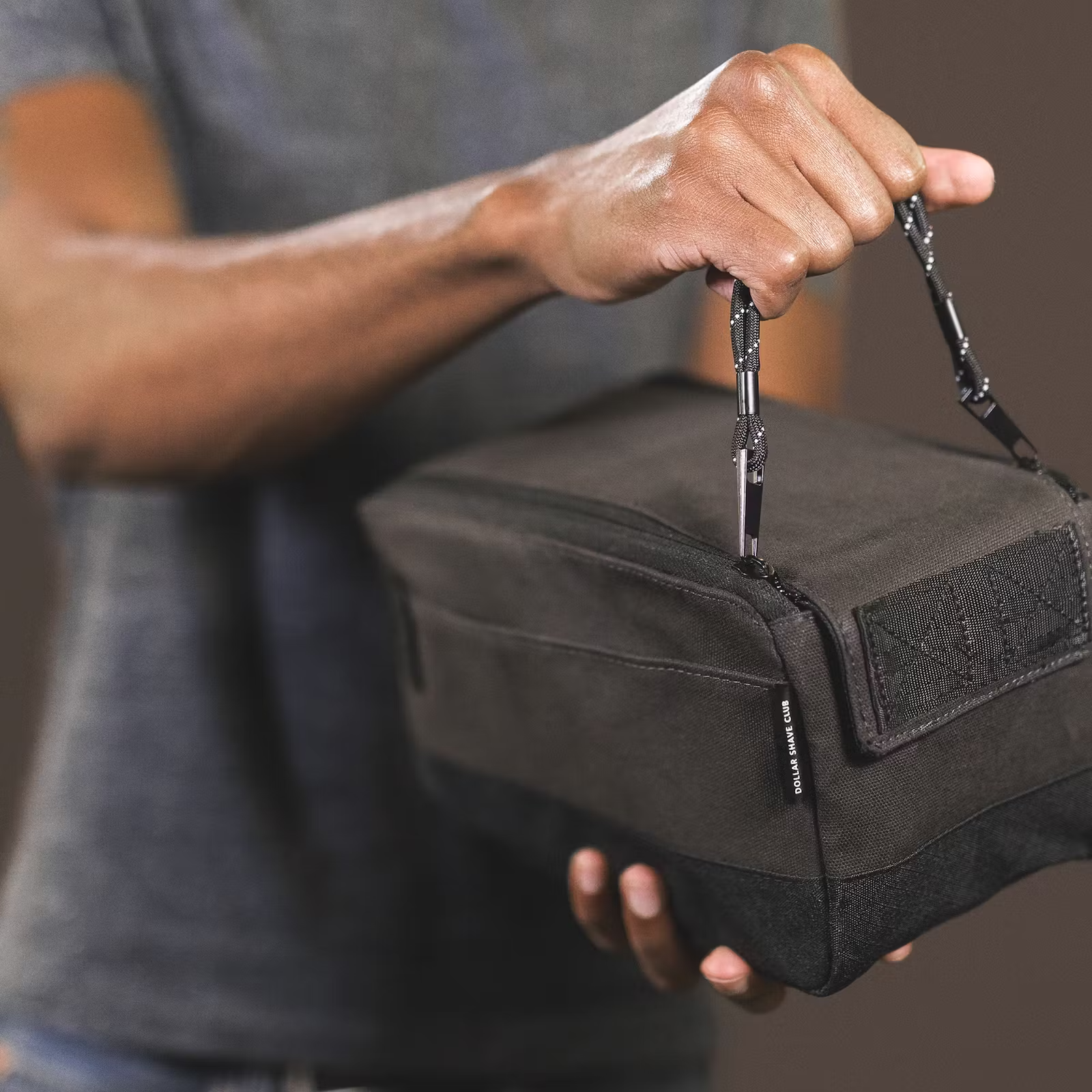 Water-Resistant Waxed Canvas Travel Bag with Magnet Closure | DSC Traveler
